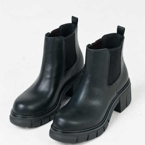 Princess polly Chelsea ankle combat boots nwot - Picture 1 of 10